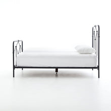 Carrie Bed