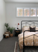 Carrie Bed
