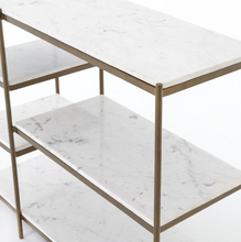 Lyla Console